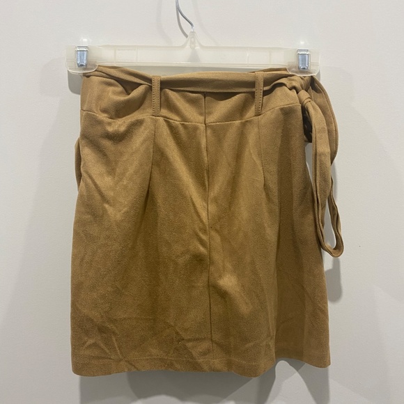 Faux suede mini skirt - Picture 2 of 2